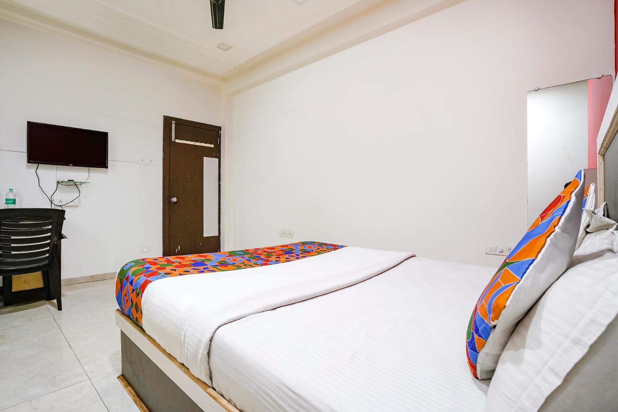 Fabexpress Sai Lodging - Nashik Railway Station Deolāli Exteriör bild