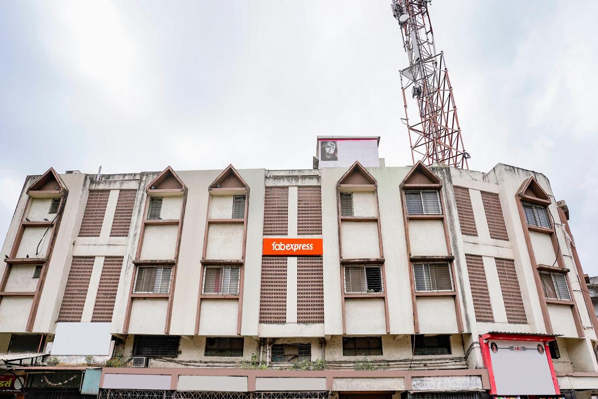 Fabexpress Sai Lodging - Nashik Railway Station Deolāli Exteriör bild